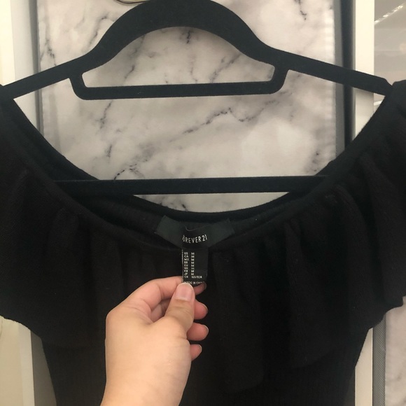 Forever 21 off shoulder top - Picture 2 of 3